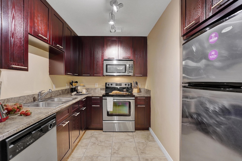 Dharma Home Suites South Miami at Red Road Commons - photo 30