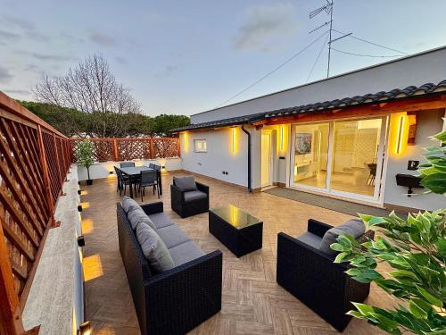 Luxury Apartment Togliatti — 4-Star Luxury Hotel in Rome, Italy