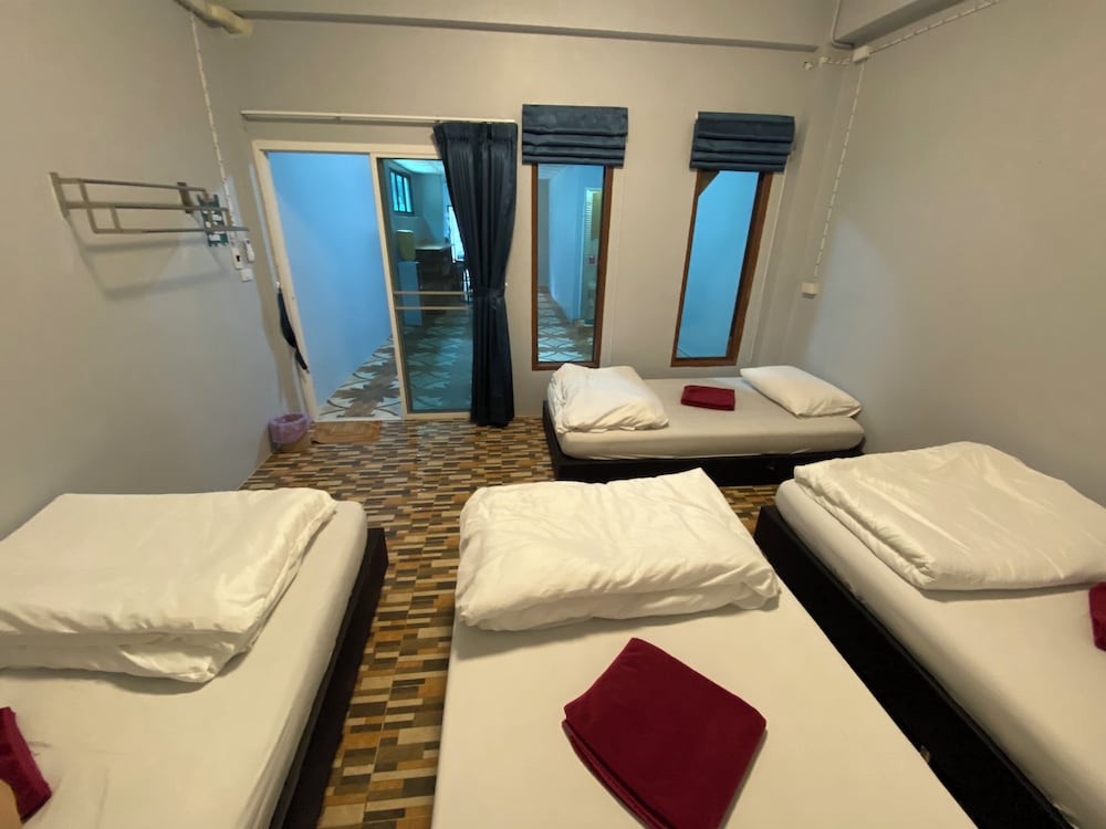 Boom Hostel Khao Sok — Phanom — photo 4