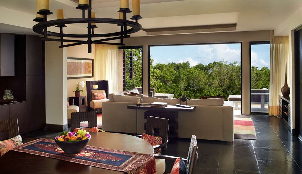 Family Residence - Living room