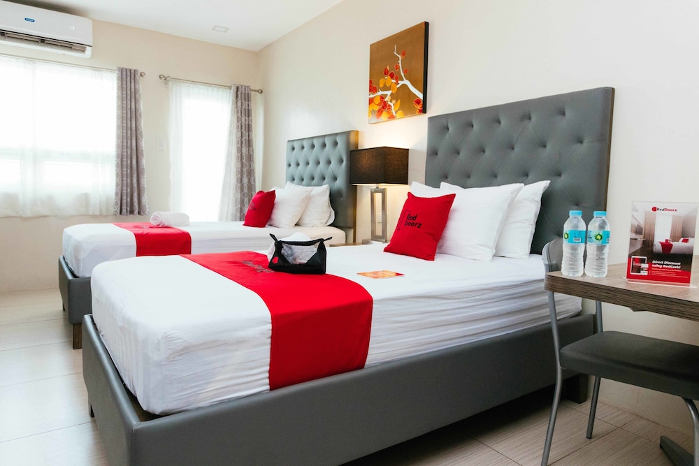 RedDoorz Premium @ Sampaloc Makati in Makati City, Philippines