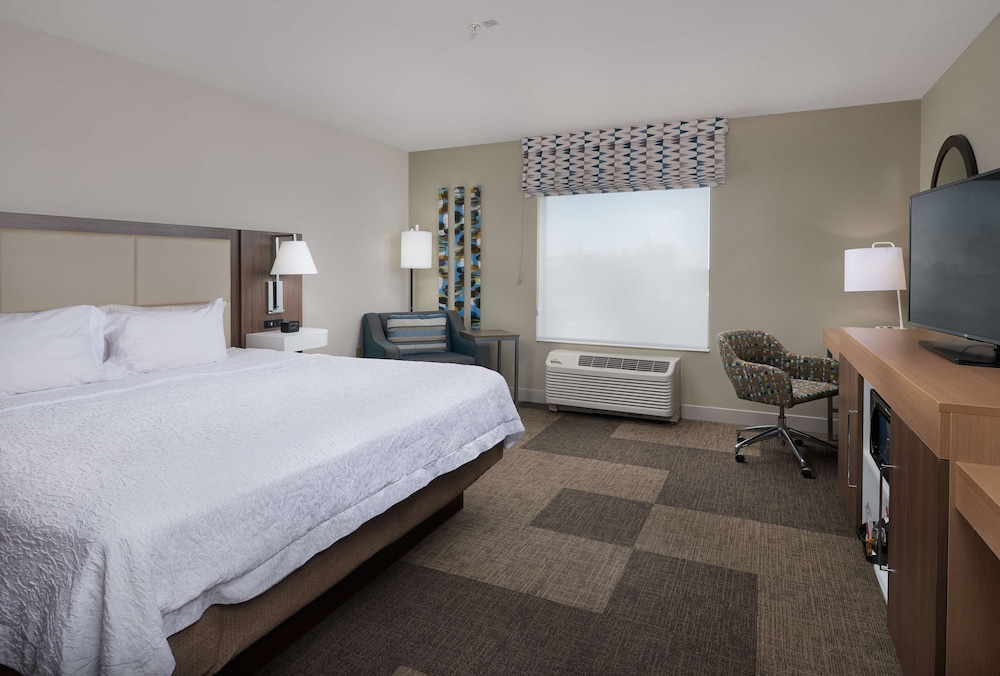 Hampton Inn & Suites Rogers - photo 8