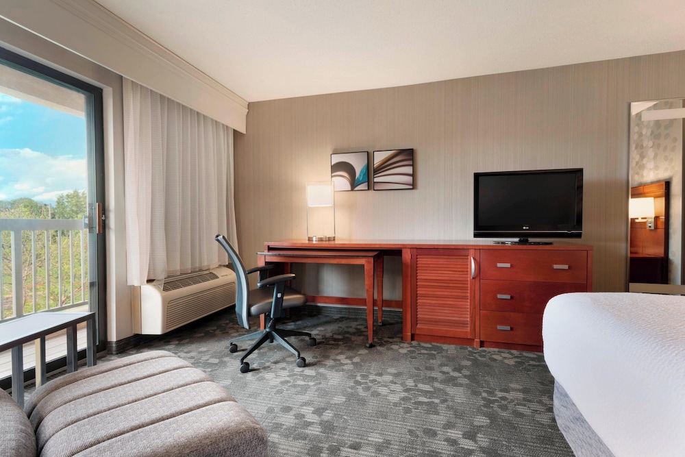 Courtyard by Marriott Akron Fairlawn - photo 10