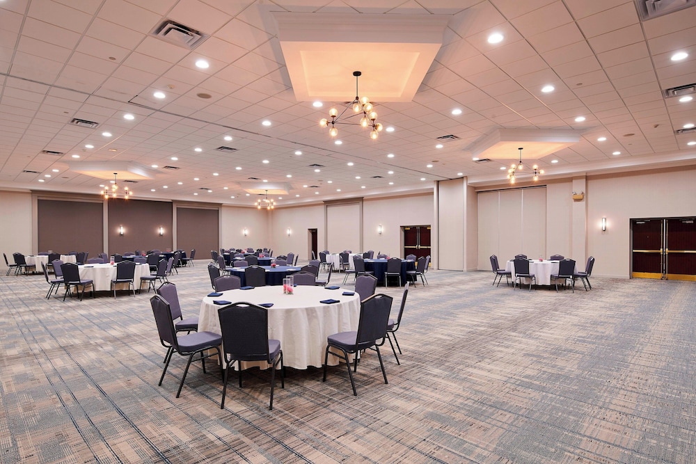Four Points by Sheraton Cleveland Eastlake - photo 30