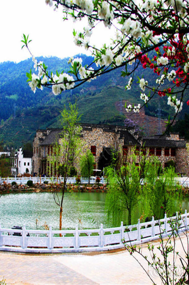By The Peach Blossom Pool Holiday Hotel — 5-Star Luxury Hotel in Xuanzhou, People's Republic of China