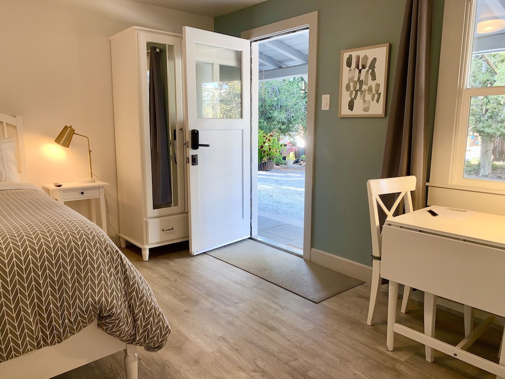 The Pines Inn and Cottages - photo 25