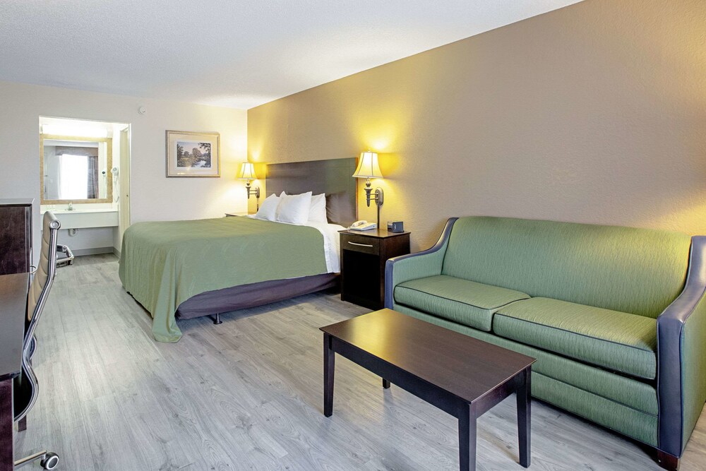 Quality Inn & Suites Live Oak I 10 Exit 283 - photo 18