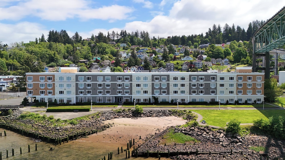 Holiday Inn Express & Suites Astoria by IHG - photo 63