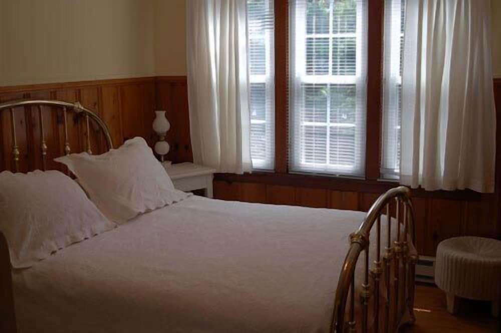 Fire Fly Resort - photo 2