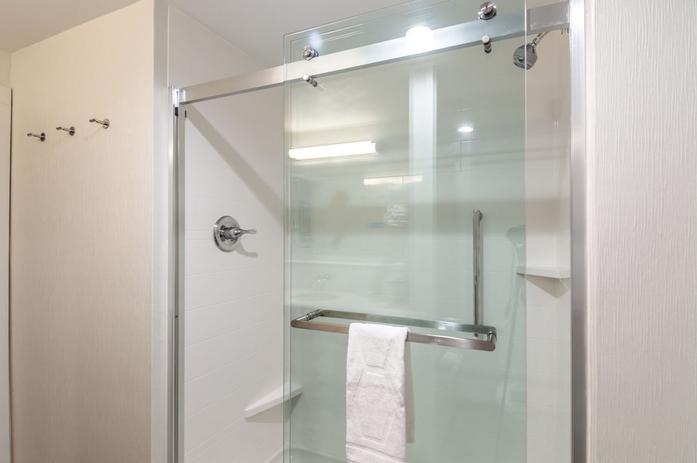Hampton Inn Oklahoma City Northeast - photo 21