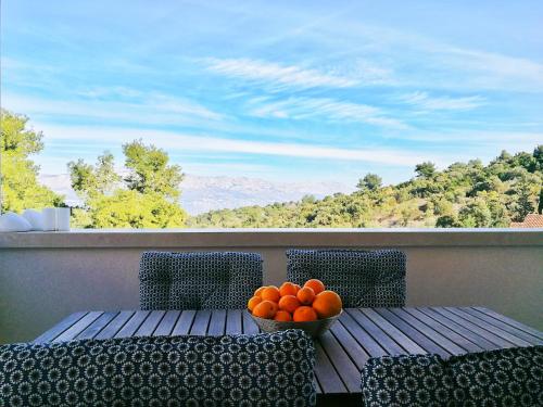 Apartmani Marijana — 4-Star Luxury Hotel in Postira, Croatia