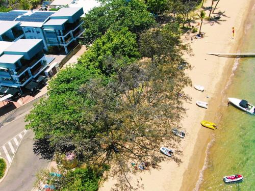 Maggies Beachfront Apt. 8 — Magnetic Island — photo 5