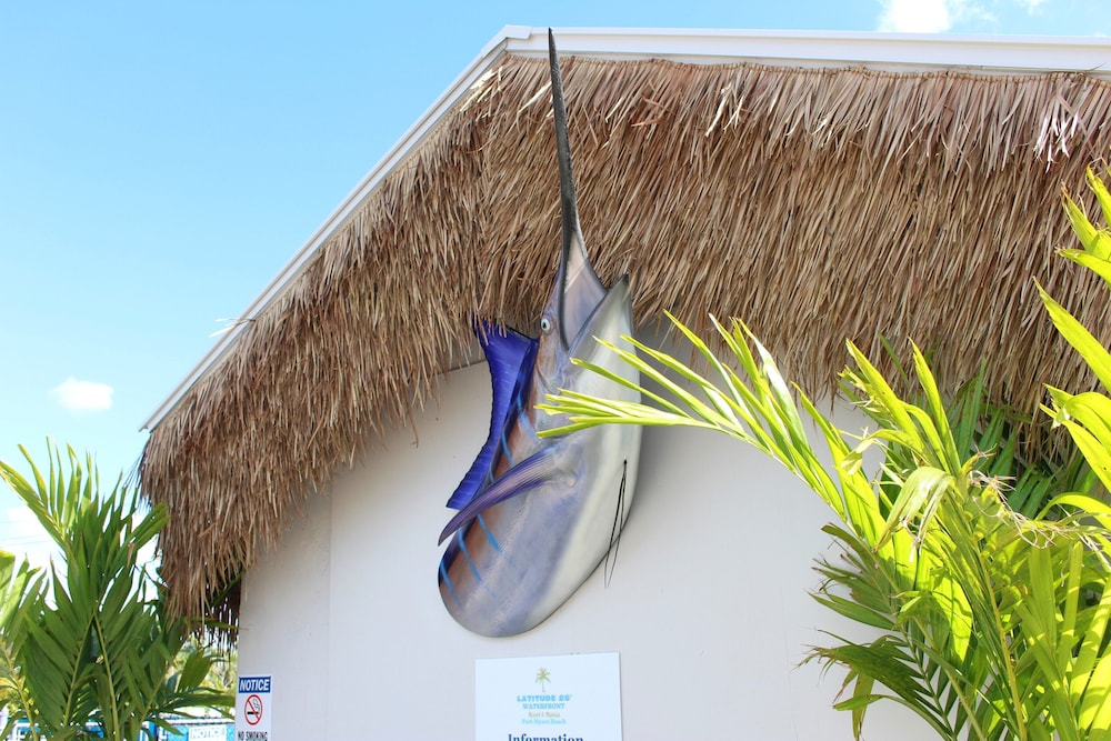 Latitude 26 Waterfront Resort & Marina - photo 7