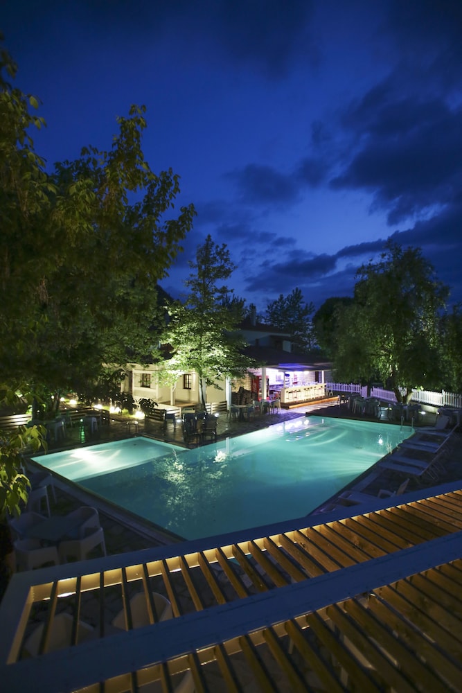 Gefyri Hotel — Konitsa