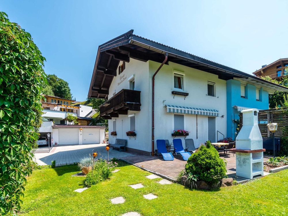 Apartment in Kirchberg near Ski Lift — 4-Star Luxury Hotel in Kirchberg In Tirol, Austria