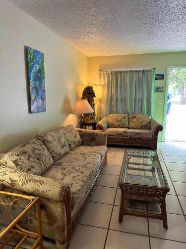 Professor Rousseau's Manatee Bay — 4-Star Luxury Hotel in Crystal River, United States