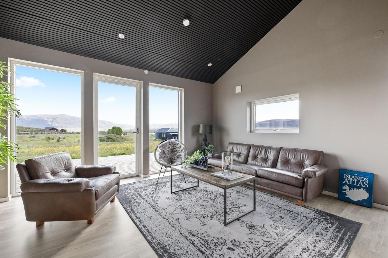LL Properties Serene Cabin Golden Circle