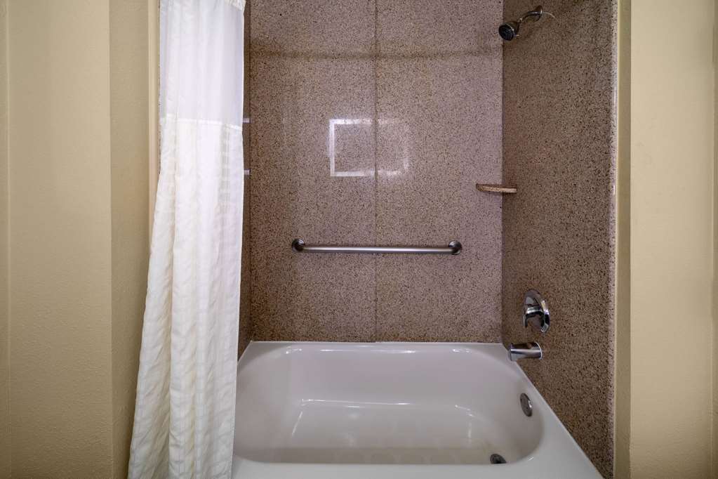 La Quinta Inn & Suites by Wyndham Houston New Caney - photo 21