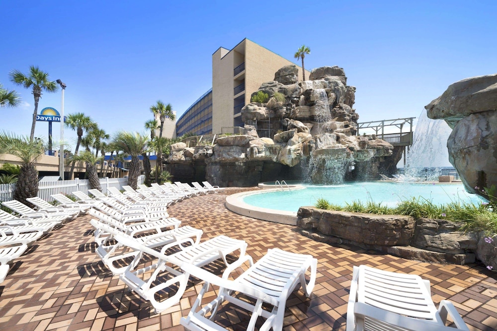 Days Inn by Wyndham Panama City Beach Beachfront Resort - photo 36