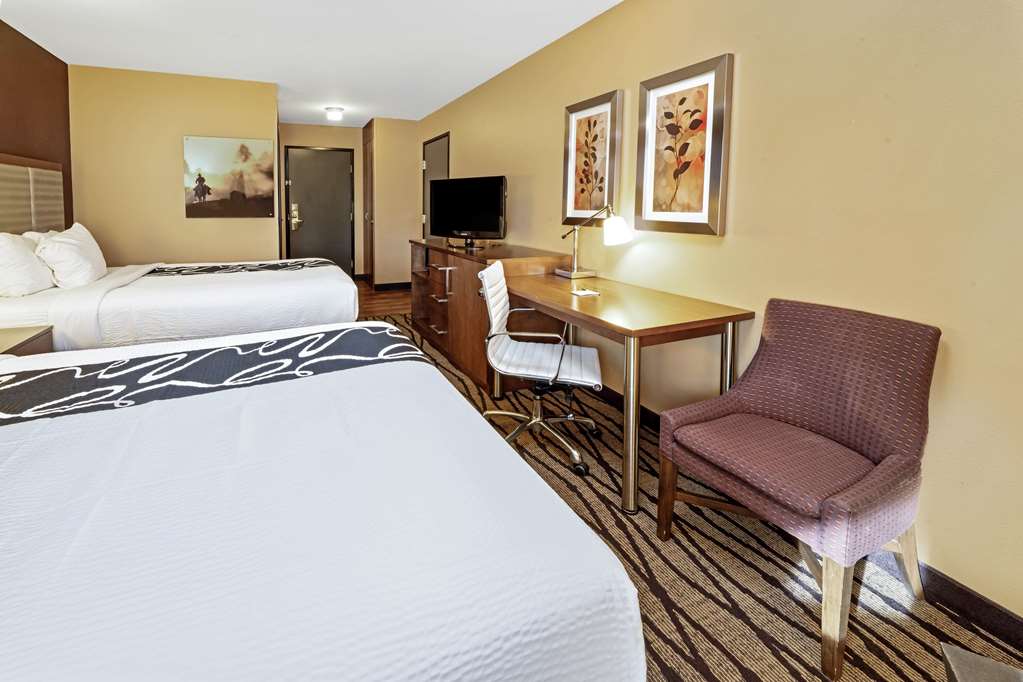 La Quinta Inn & Suites by Wyndham Butte - photo 29
