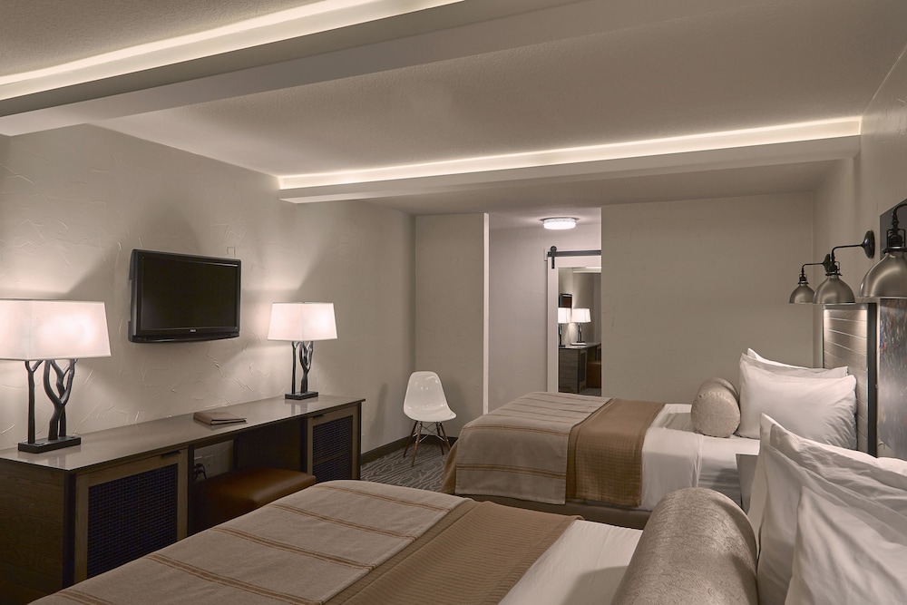 Fredericksburg Inn & Suites - photo 15