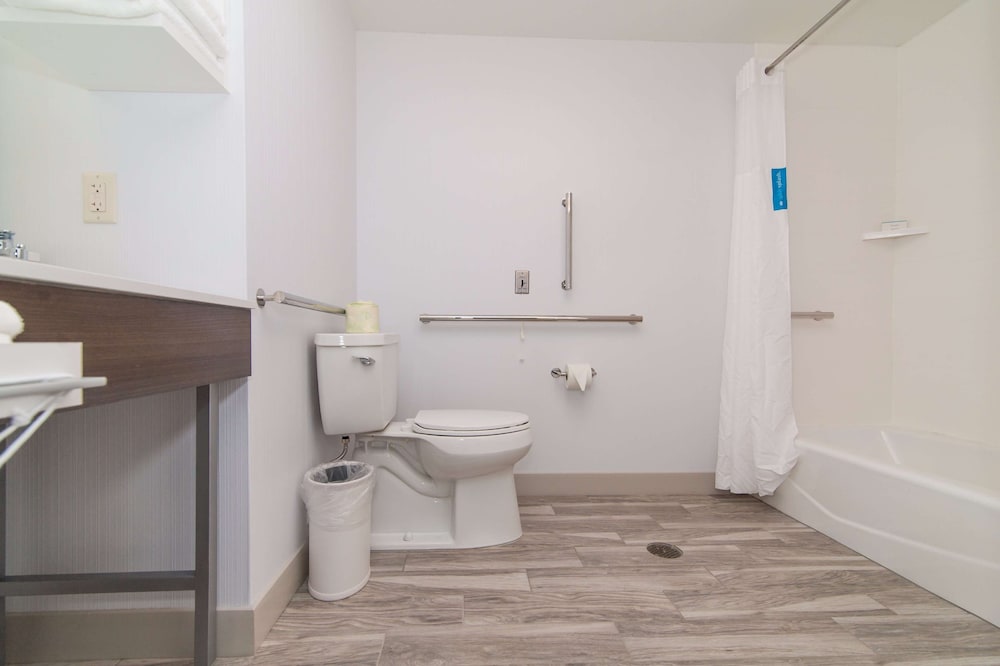 Hampton Inn Norwich - photo 35