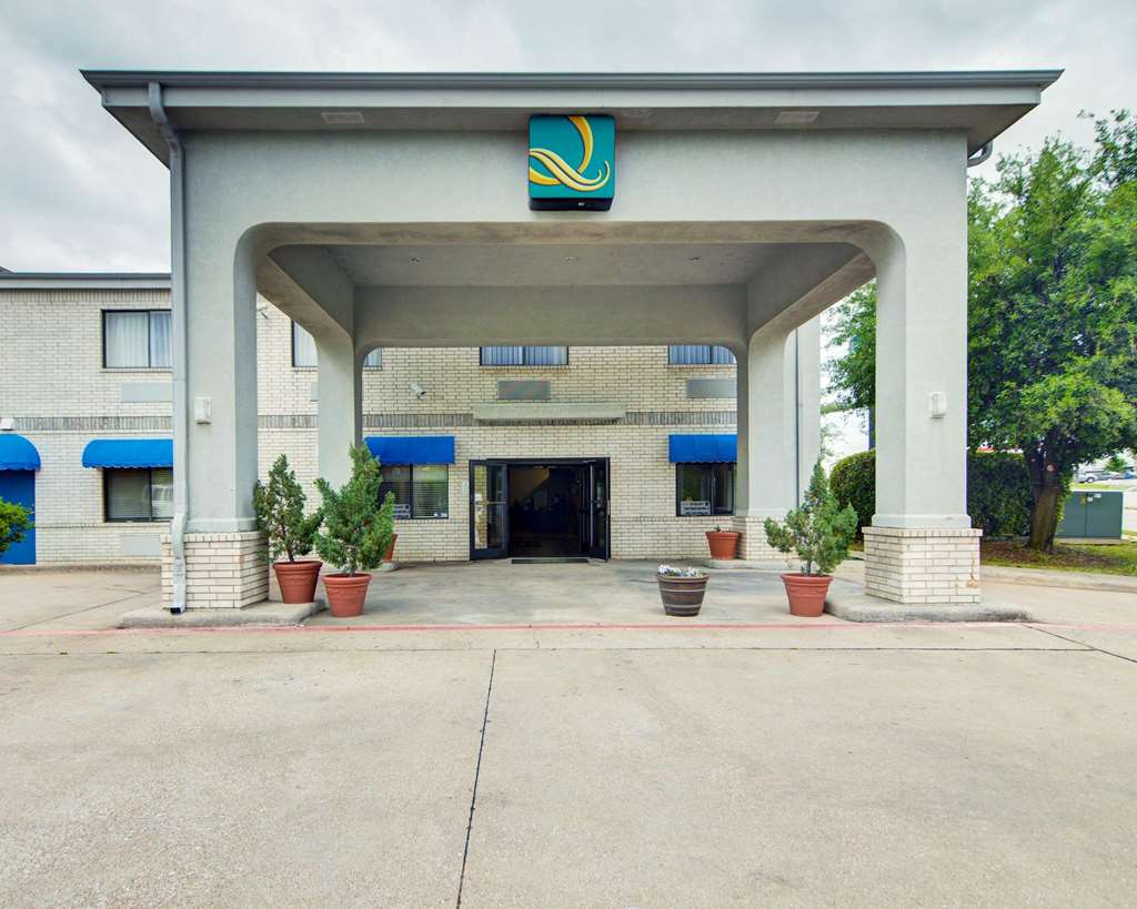 Quality Inn & Suites Grand Prairie South - photo 2