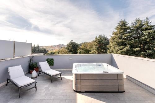 Luxury Jacuzzi Apartments Near Rome — 4-Star Luxury Hotel in Velletri, Italy