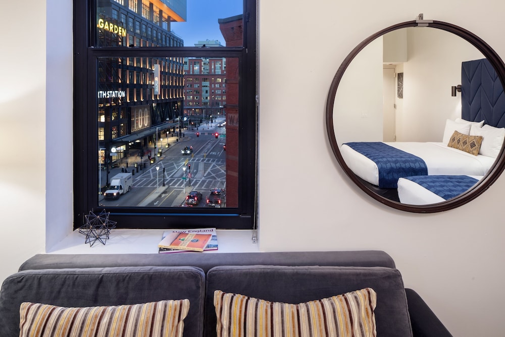 Hotel Indigo Boston Garden by IHG - photo 10