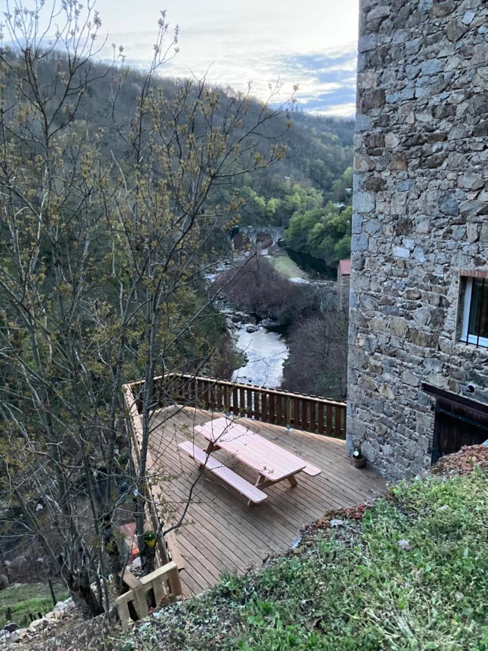 Votre Gite Dans L'ancienne Huilerie de Tourtel — 4-Star Luxury Hotel in Vernosc-Les-Annonay, France