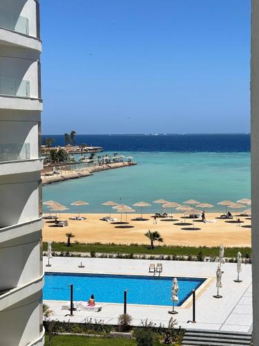 Seafront Hotel Apartment with private beach - last minute hotel in Hurghada