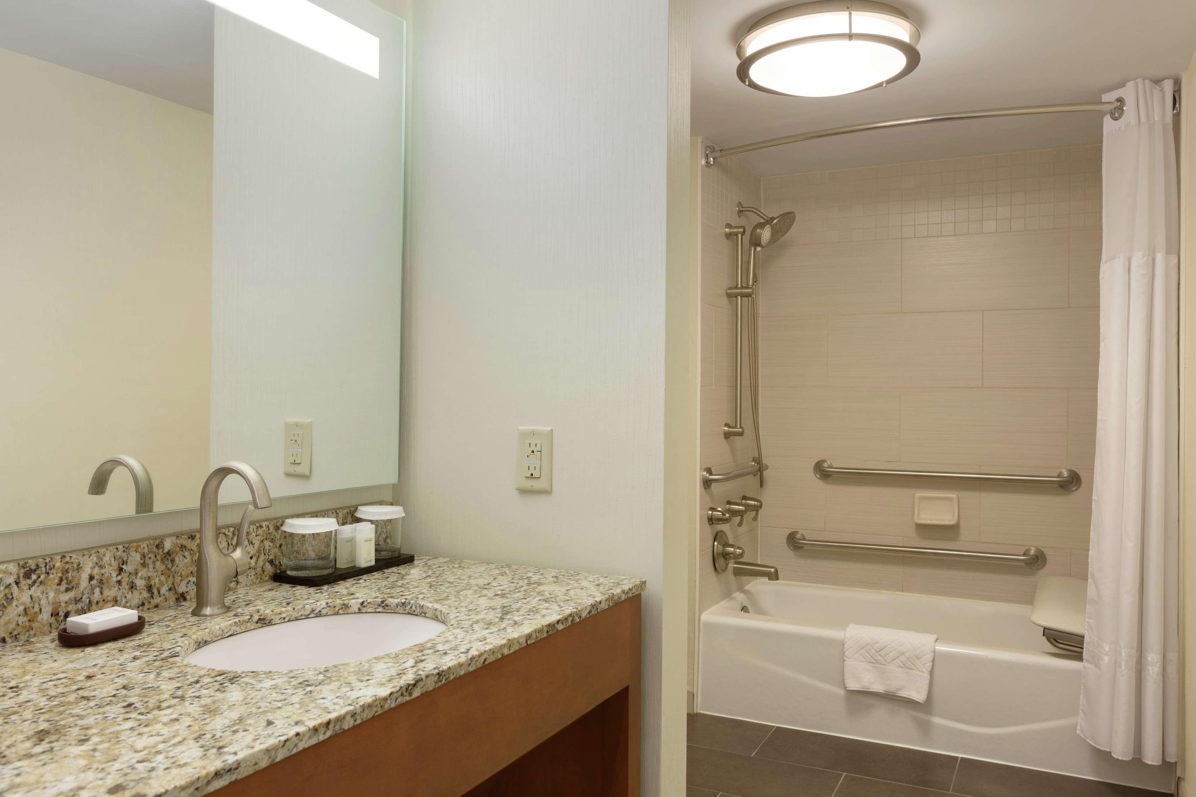 Embassy Suites by Hilton Baltimore Inner Harbor - photo 34