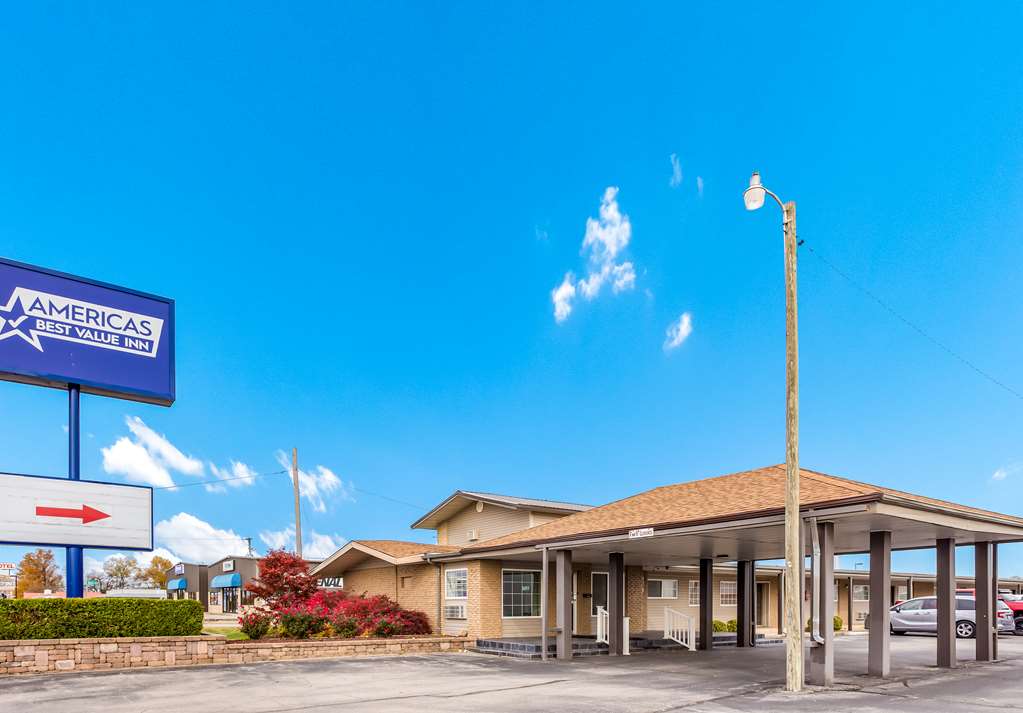 Americas Best Value Inn Lebanon MO - photo 2