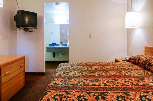 E Z 8 Motel San Jose Ii - photo 12