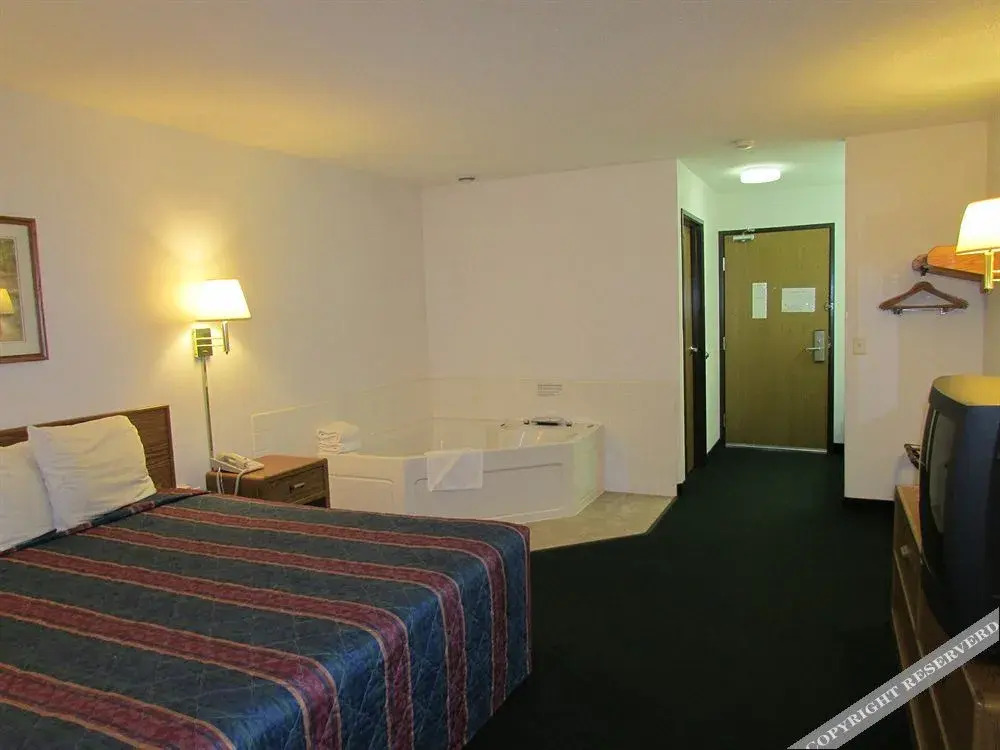 AmeriVu Inn and Suites Stanley - photo 9