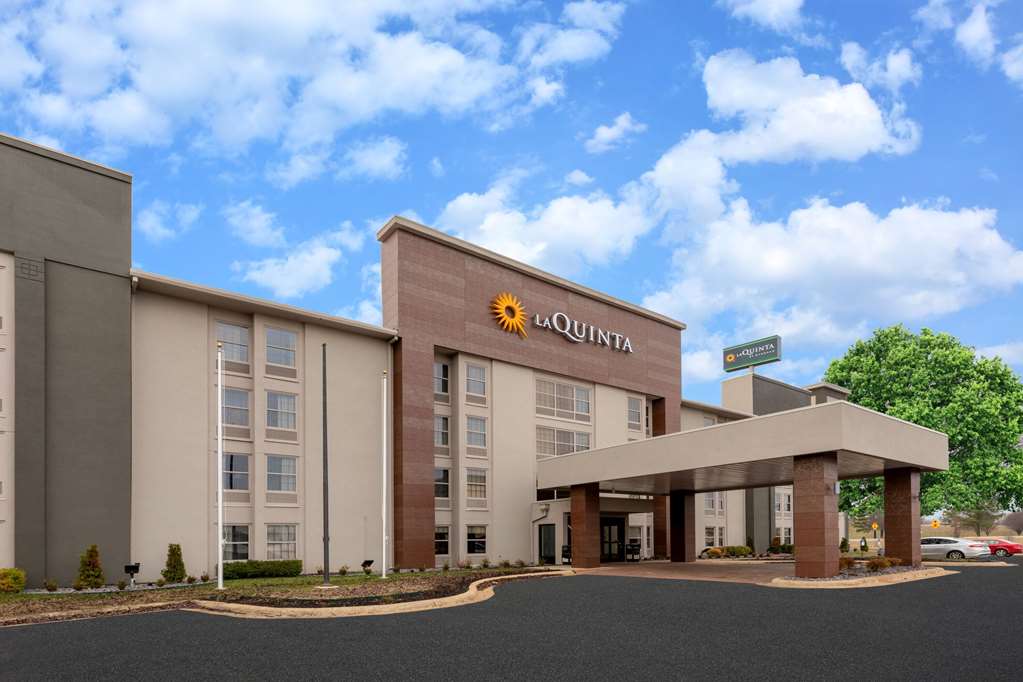 La Quinta Inn and Suites by Wyndham Jonesboro in Jonesboro, United States
