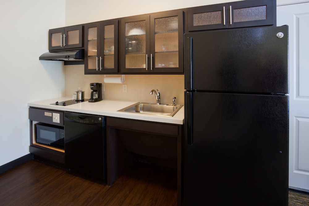 Candlewood Suites Bemidji Paul Bunyan by IHG - photo 19