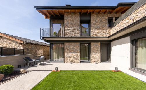 Cases Cerdanya Mountain Residences — hotel in Bellver De Cerdanya