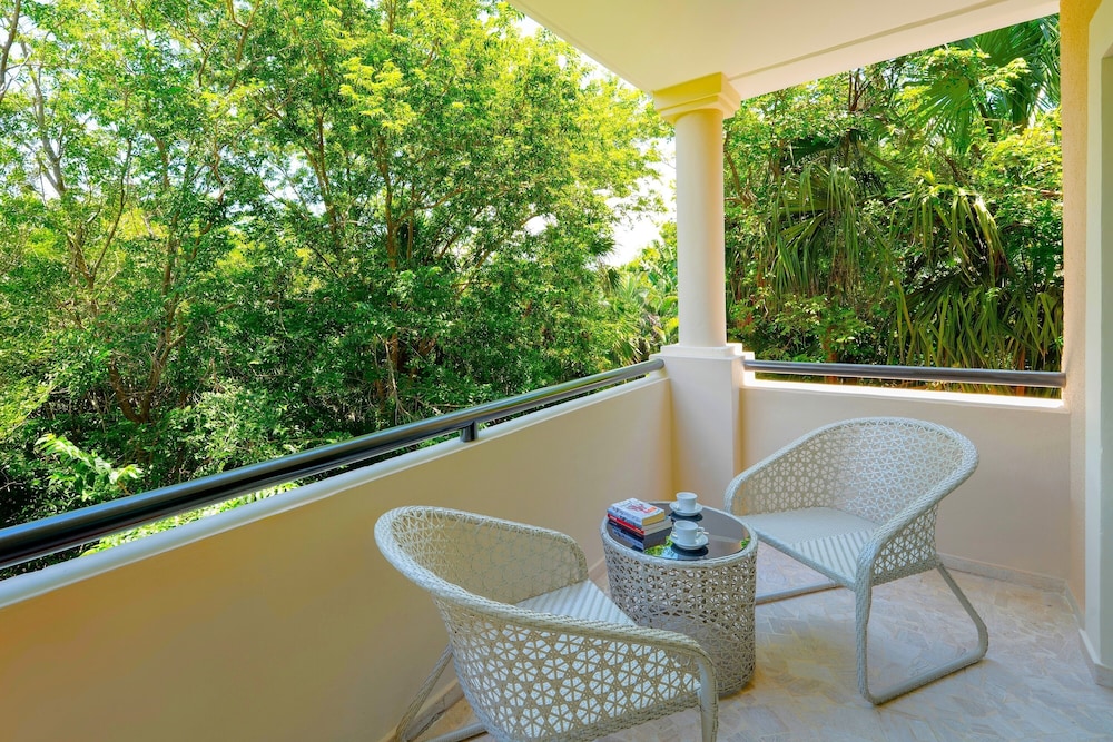 Grand Palladium Select White Sand Resort & Spa All Inclusive
