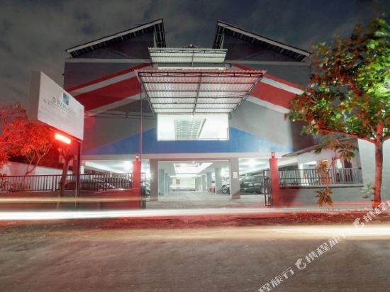 D'Paragon Seturan 4 - carbon neutral hotel in Depok