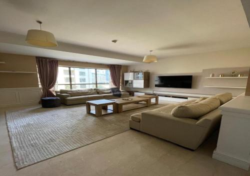 360 Vacation Spacious 3BR Close to the Beach I Rimal1 JBR — 4-Star Luxury Hotel in Dubai, United Arab Emirates
