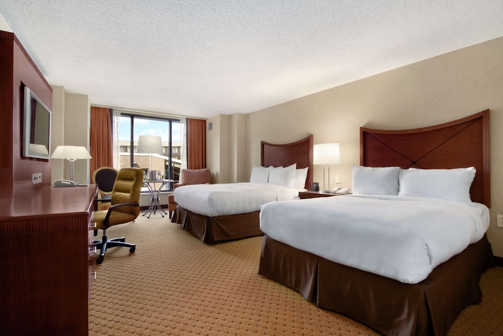 DoubleTree by Hilton Washington Dulles Airport - photo 9