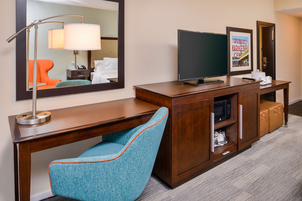 Hampton Inn Seattle Airport - photo 17