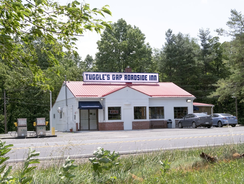 Tuggle's Gap Roadside Inn Blue Ridge Parkway - photo 32
