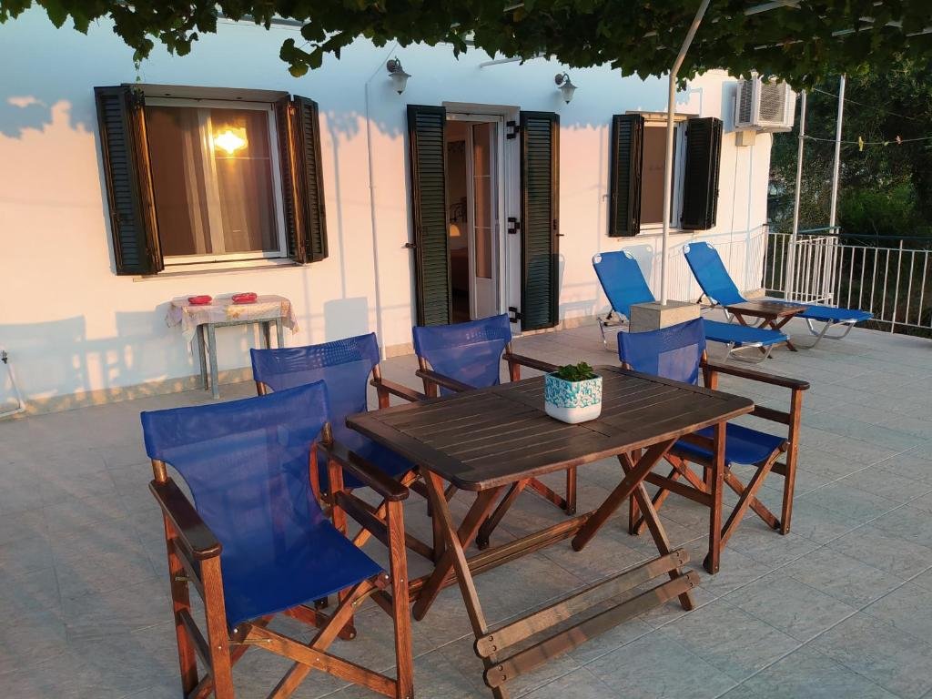 Captain's House — 4-Star Luxury Hotel in None, Greece