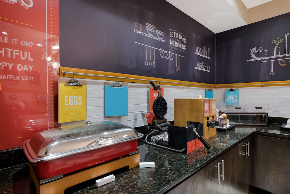 Hampton Inn Marshall - photo 20