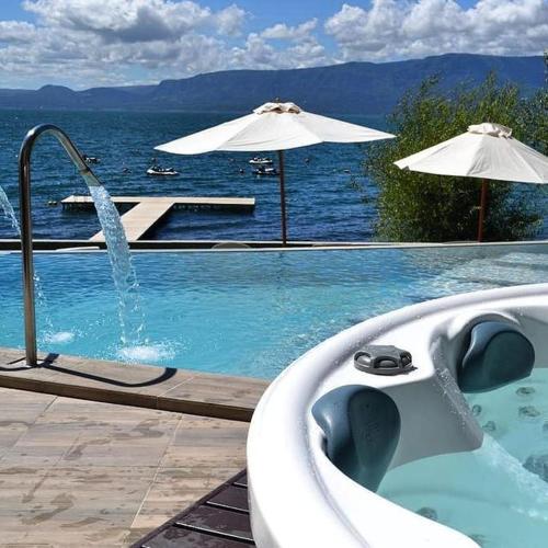 Departamento Pucón Salida directa al Lago Villarrica — 4-Star Luxury Hotel in Pucon, Chile