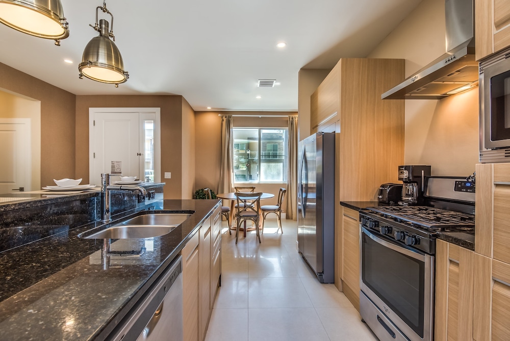 Magic Village Resort 4 Bdrm Townhome - photo 25