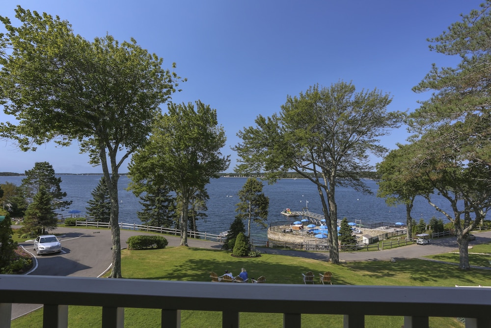 Spruce Point Inn - photo 18