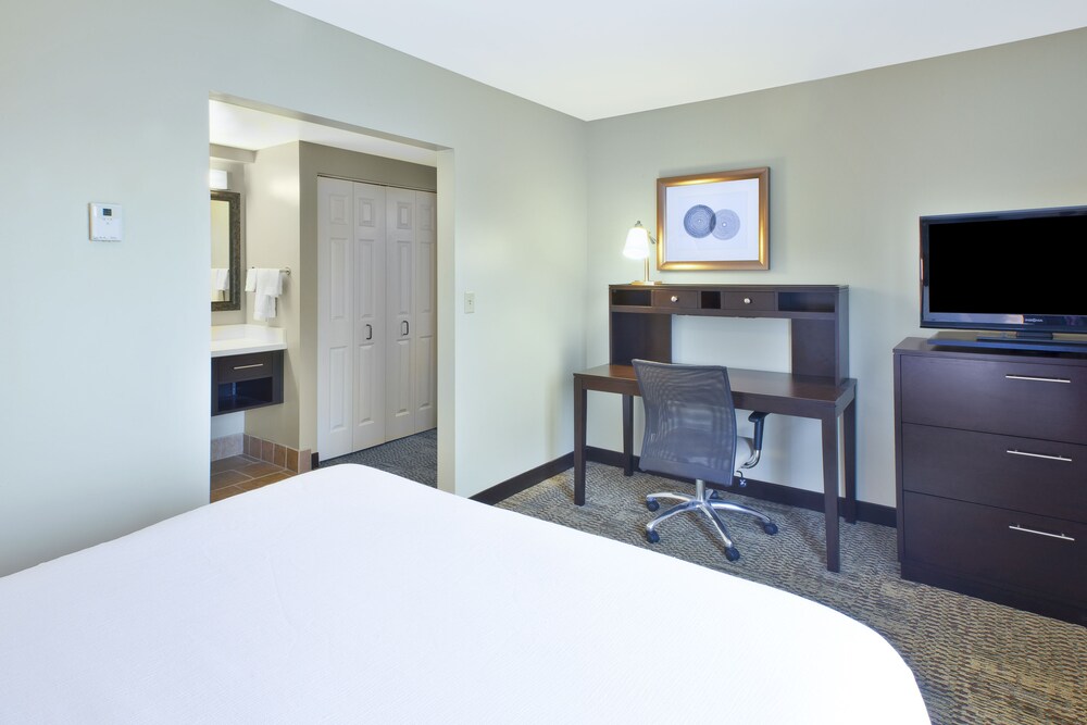 Staybridge Suites Cleveland Mayfield Heights Beachwood by IHG - photo 13